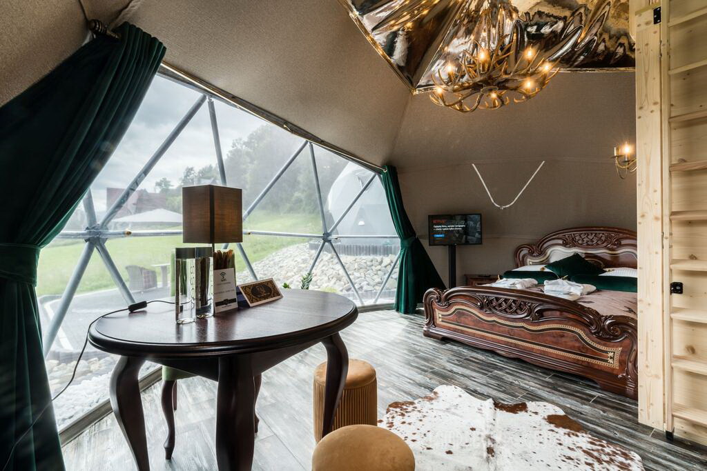 Glamp Royal Resort – Zakopane, Poland | Domes 35m² Ø6,7m