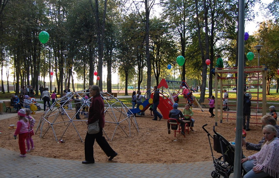 playground_12m2_geodesic_2